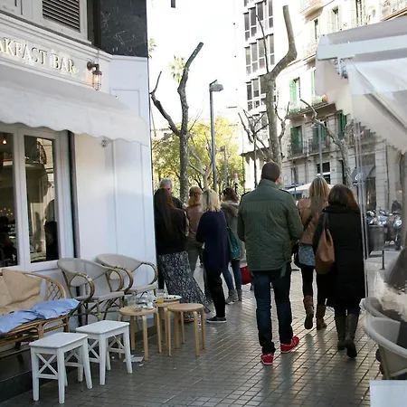 Enric Granados 15 Apartment